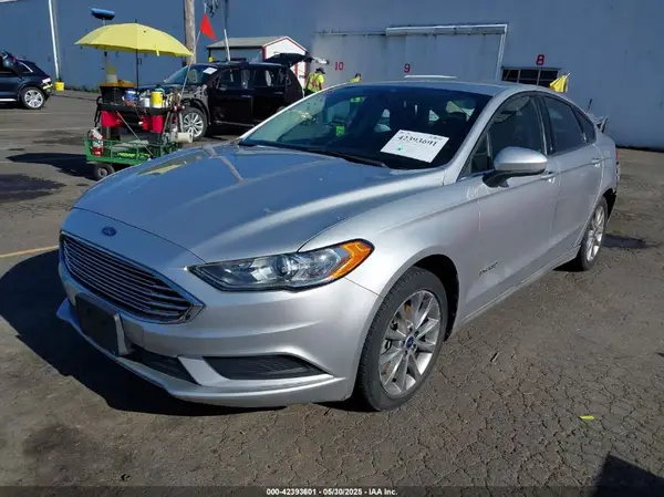 3FA6P0LU5HR323823 2017 FORD FUSION - Image 2