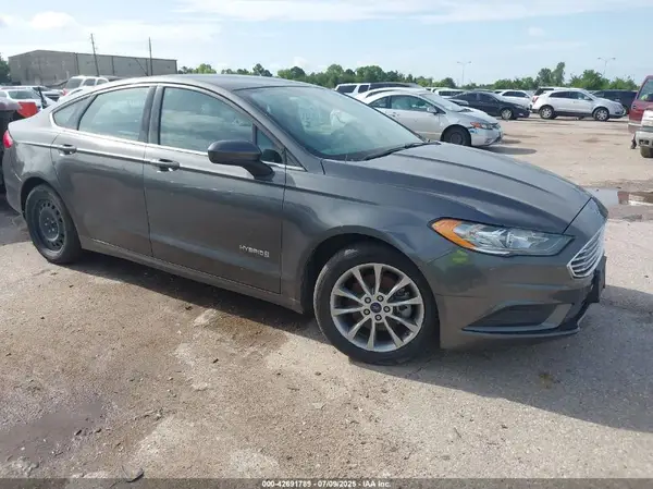 3FA6P0LU5HR336779 2017 FORD FUSION - Image 1