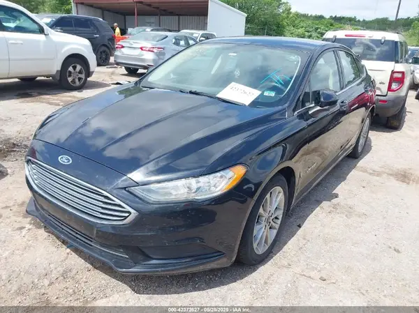 3FA6P0LU5HR358572 2017 FORD FUSION - Image 2