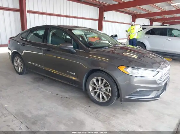 3FA6P0LU5HR374206 2017 FORD FUSION - Image 1