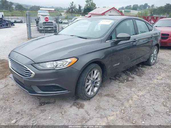3FA6P0LU5HR374593 2017 FORD FUSION - Image 2