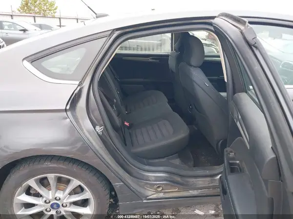 3FA6P0LU5HR374593 2017 FORD FUSION - Image 8