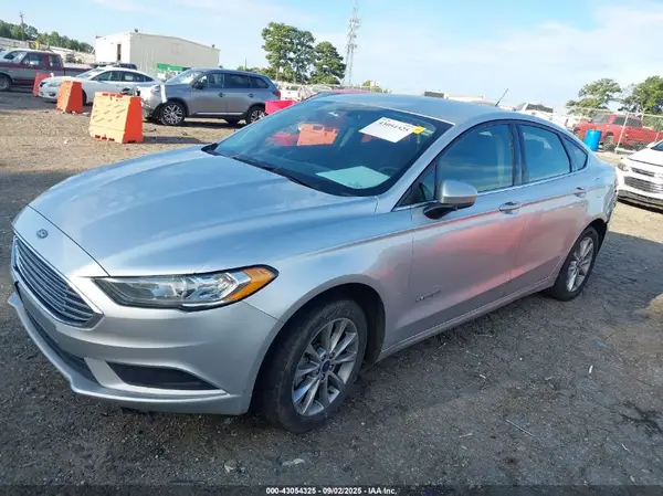 3FA6P0LU5HR385139 2017 FORD FUSION - Image 2