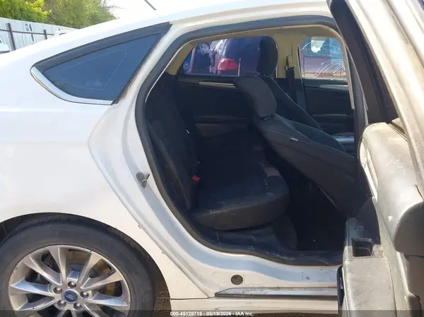 3FA6P0LU5HR386260 2017 FORD FUSION - Image 8
