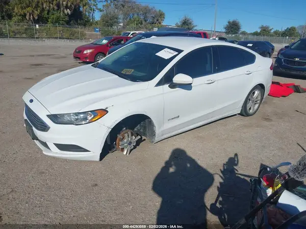3FA6P0LU5JR110702 2018 FORD FUSION - Image 2
