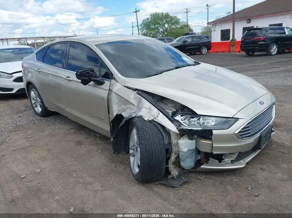 3FA6P0LU5JR134028 2018 FORD FUSION - Image 1