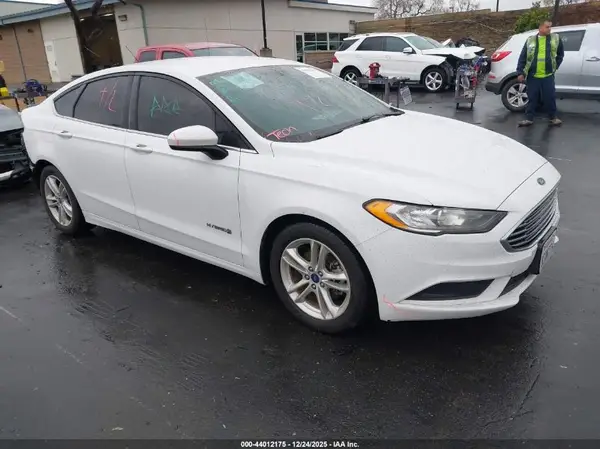 3FA6P0LU5JR143327 2018 FORD FUSION - Image 1