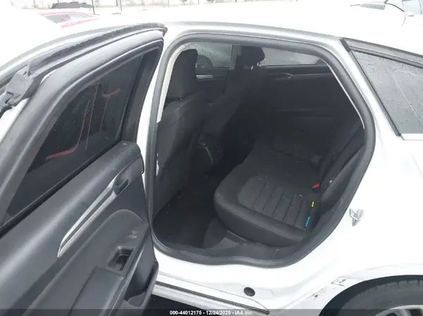3FA6P0LU5JR143327 2018 FORD FUSION - Image 8