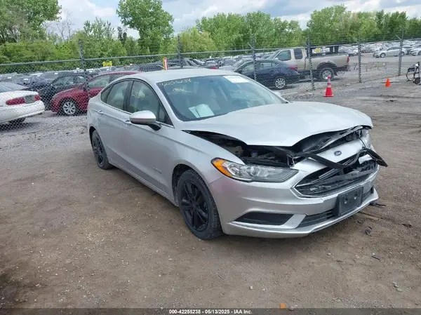3FA6P0LU5JR235327 2018 FORD FUSION - Image 1