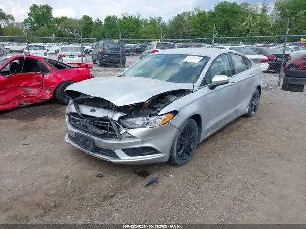 3FA6P0LU5JR235327 2018 FORD FUSION - Image 2