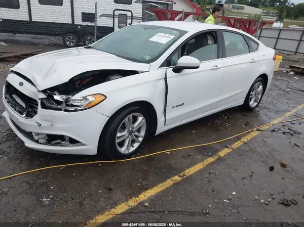 3FA6P0LU5JR235425 2018 FORD FUSION - Image 2