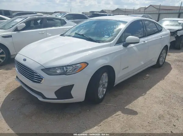 3FA6P0LU5KR120843 2019 FORD FUSION - Image 2