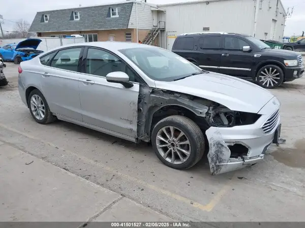 3FA6P0LU5KR144947 2019 FORD FUSION - Image 1