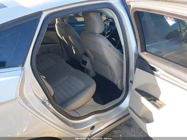 3FA6P0LU5KR152126 2019 FORD FUSION - Image 8
