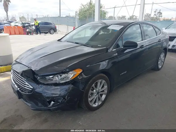 3FA6P0LU5KR174322 2019 FORD FUSION - Image 2