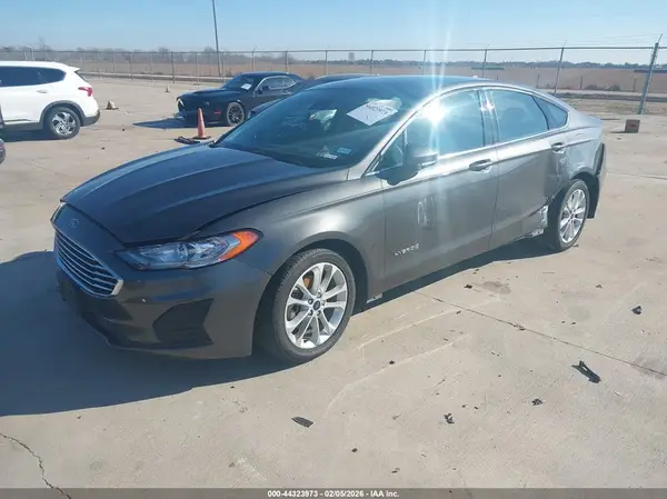 3FA6P0LU5KR174465 2019 FORD FUSION - Image 2