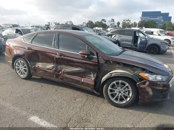 3FA6P0LU5KR175048 2019 FORD FUSION - Image 1
