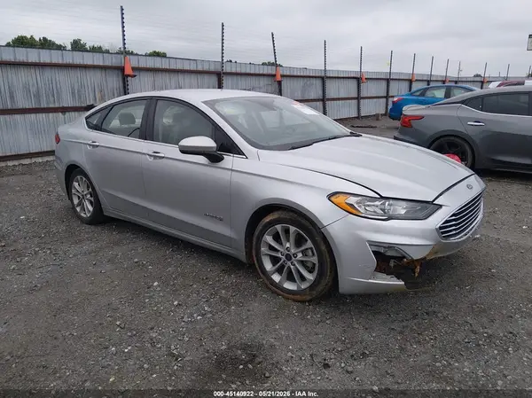 3FA6P0LU5KR188690 2019 FORD FUSION - Image 1