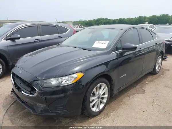 3FA6P0LU5KR195915 2019 FORD FUSION - Image 2