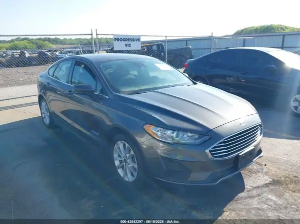 3FA6P0LU5KR198989 2019 FORD FUSION - Image 1