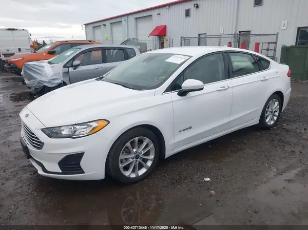 3FA6P0LU5KR207769 2019 FORD FUSION - Image 2