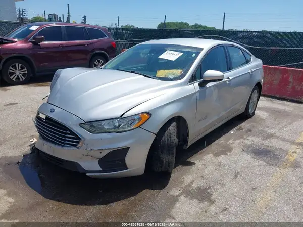 3FA6P0LU5KR234390 2019 FORD FUSION - Image 2