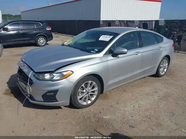 3FA6P0LU5KR262917 2019 FORD FUSION - Image 2