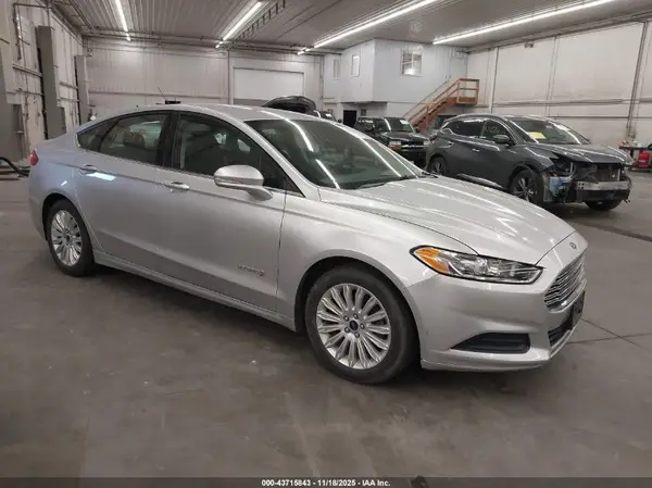 3FA6P0LU6GR333050 2016 FORD FUSION - Image 1