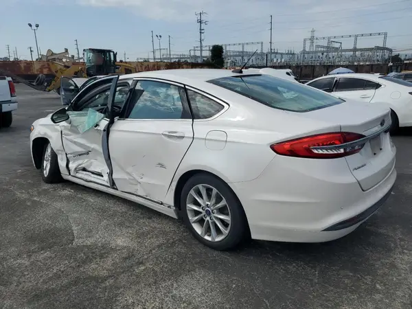 3FA6P0LU6HR105485 2017 FORD FUSION - Image 2