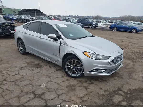 3FA6P0LU6HR254611 2017 FORD FUSION - Image 1