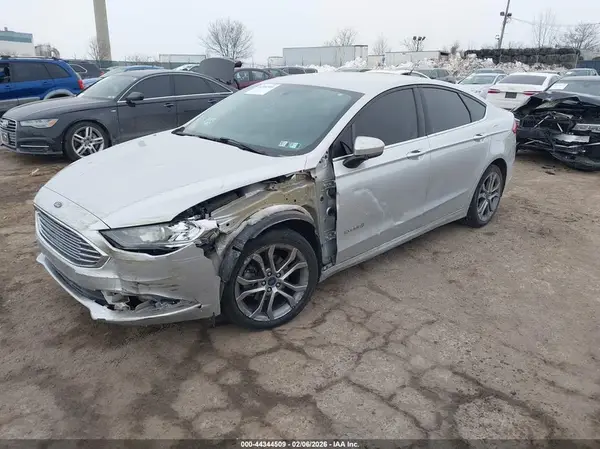 3FA6P0LU6HR254611 2017 FORD FUSION - Image 2
