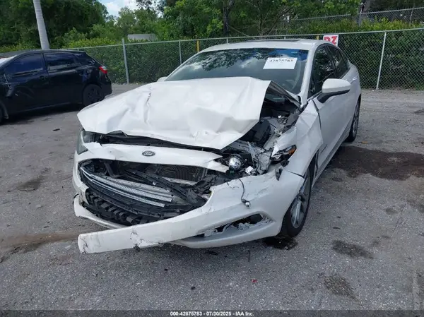 3FA6P0LU6HR258500 2017 FORD FUSION - Image 2