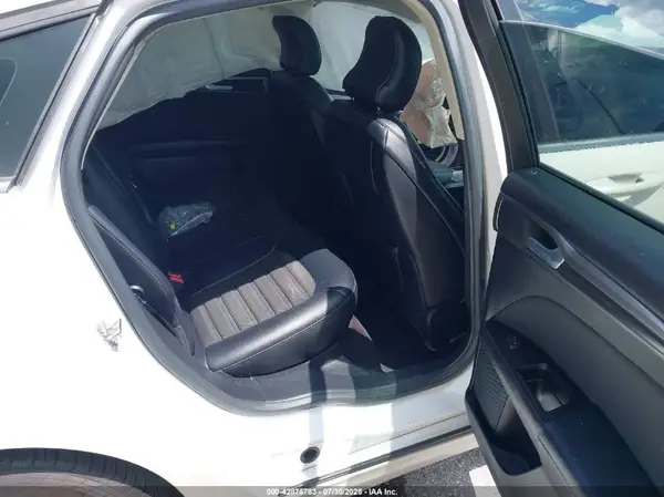 3FA6P0LU6HR258500 2017 FORD FUSION - Image 8