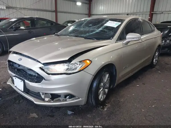 3FA6P0LU6HR297023 2017 FORD FUSION - Image 2