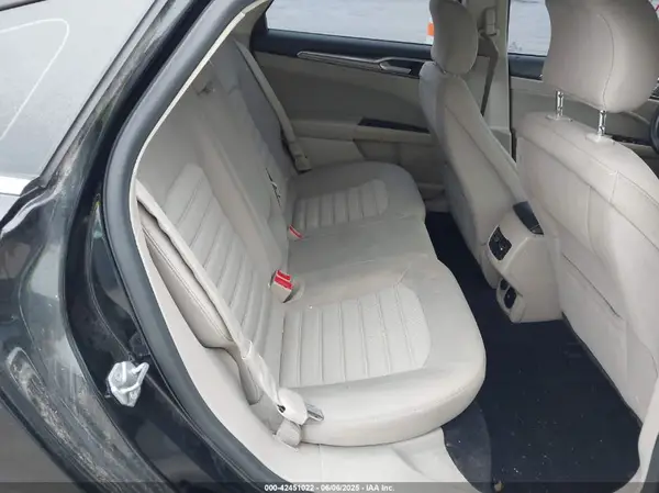 3FA6P0LU6HR301233 2017 FORD FUSION - Image 8