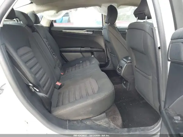 3FA6P0LU6HR318260 2017 FORD FUSION - Image 8