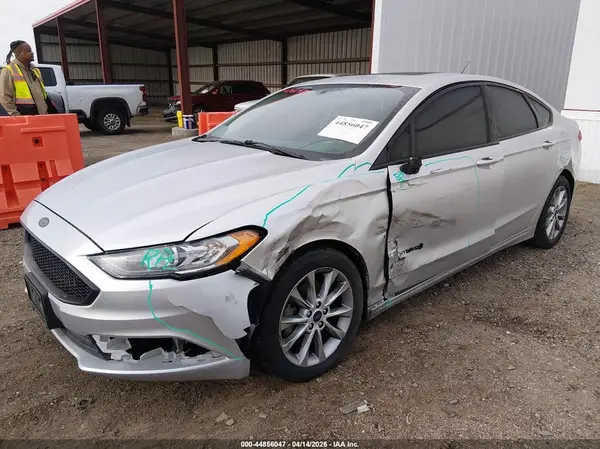 3FA6P0LU6HR356748 2017 FORD FUSION - Image 2