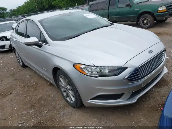 3FA6P0LU6HR357026 2017 FORD FUSION - Image 1