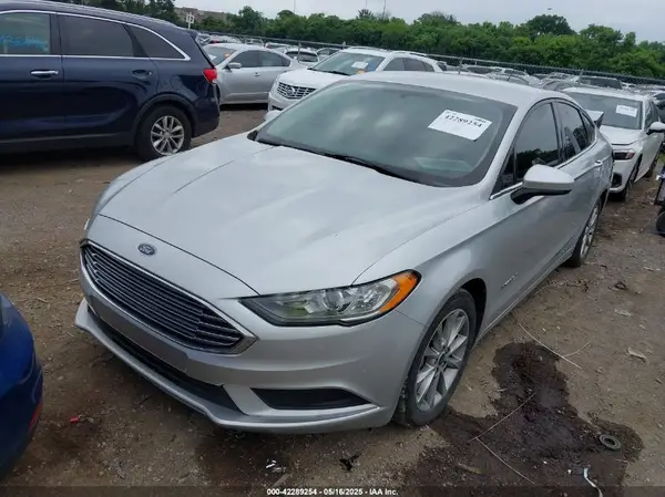 3FA6P0LU6HR357026 2017 FORD FUSION - Image 2