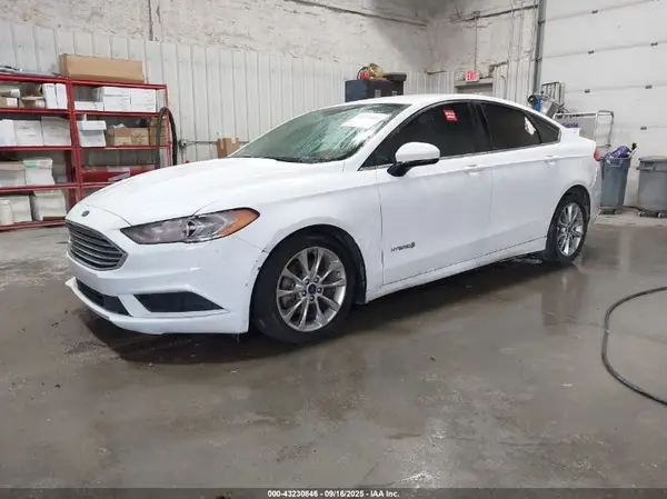 3FA6P0LU6HR357768 2017 FORD FUSION - Image 2