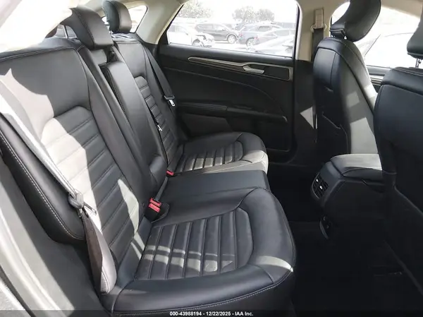 3FA6P0LU6HR398885 2017 FORD FUSION - Image 8