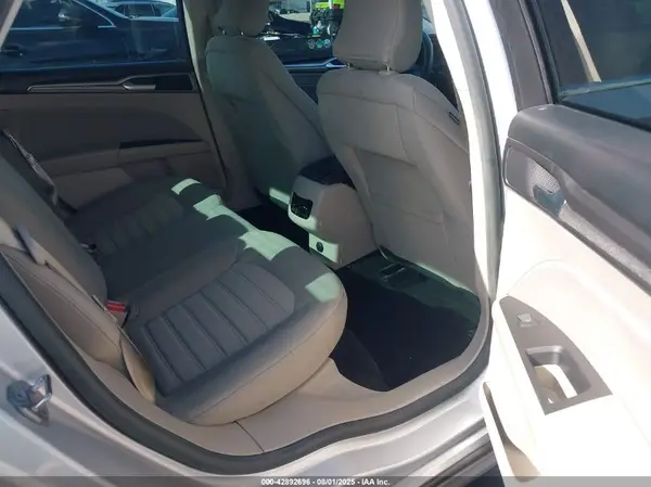 3FA6P0LU6JR102785 2018 FORD FUSION - Image 8