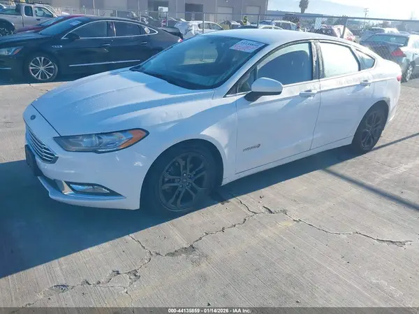 3FA6P0LU6JR115861 2018 FORD FUSION - Image 2