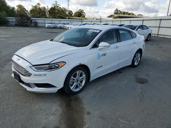 3FA6P0LU6JR118758 2018 FORD FUSION - Image 1