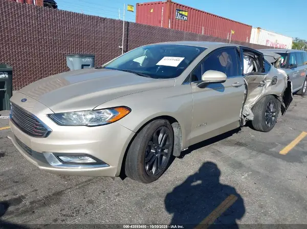 3FA6P0LU6JR123975 2018 FORD FUSION - Image 2