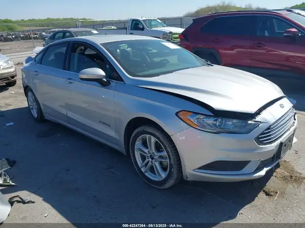 3FA6P0LU6JR124799 2018 FORD FUSION - Image 1