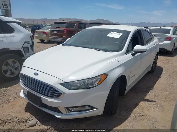 3FA6P0LU6JR132689 2018 FORD FUSION - Image 2