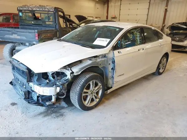3FA6P0LU6JR160816 2018 FORD FUSION - Image 2