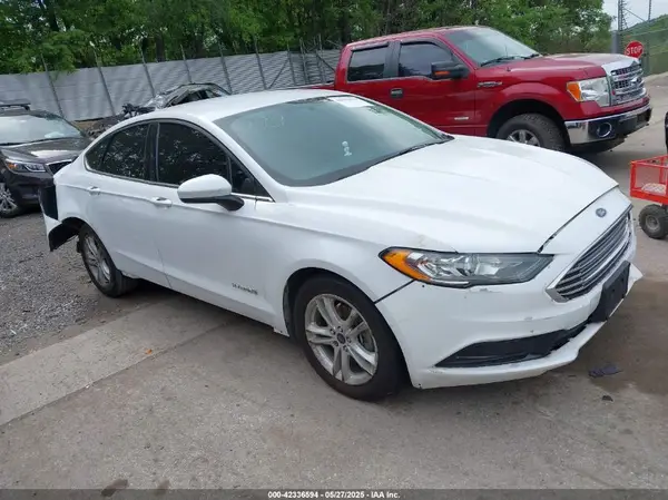 3FA6P0LU6JR173193 2018 FORD FUSION - Image 1