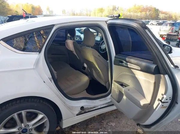 3FA6P0LU6JR173615 2018 FORD FUSION - Image 8